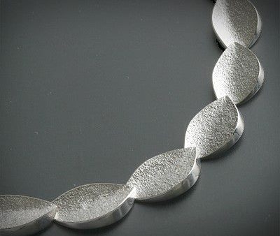 Curve link chain in silver or gold Sale